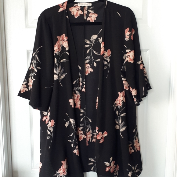 Long XL floral cardigan in light fabric that fits well and in New condition - Picture 2 of 7